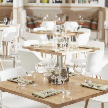 史云顿公园酒店 4*