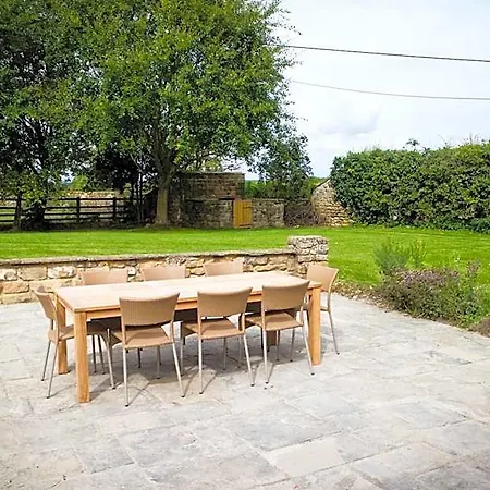 Swinton Park מלון 4*